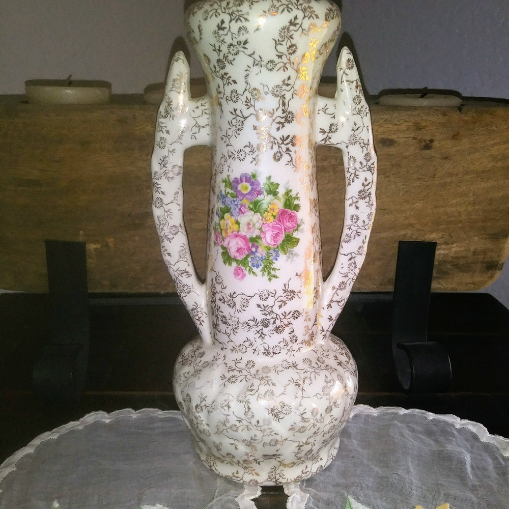 Vintage Royal China vase